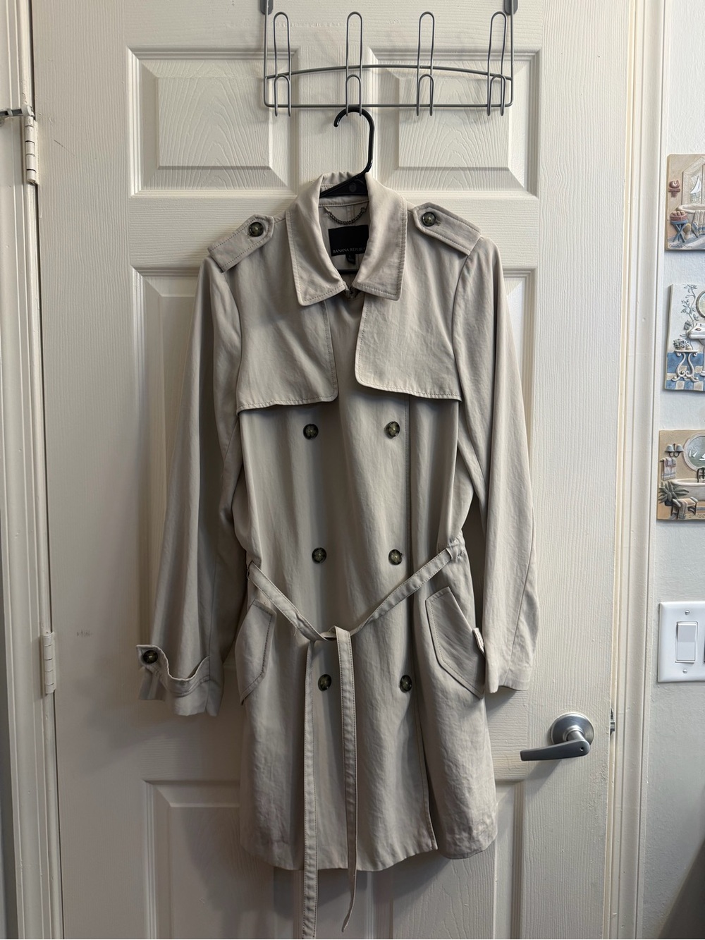 Banana Republic Light Beige Double-Breasted Trench Coat